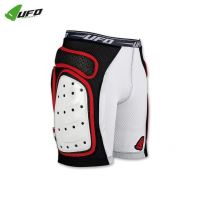 Chráničové spodky Ufo Padded Plastick Shorts - červeno-bílo-černé - velikost L